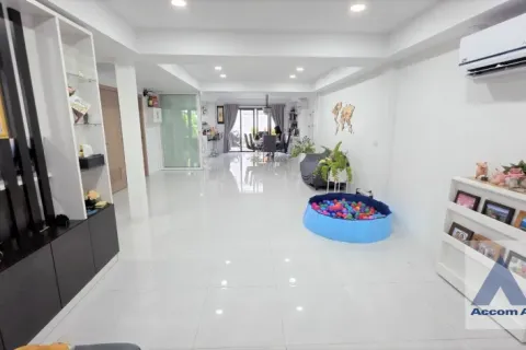 Haus in Watthana, Bangkok, Thailand 3 Schlafzimmer № 214692 - Foto 3