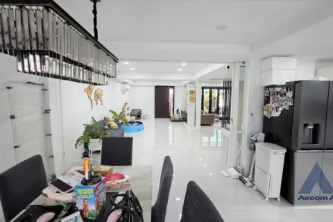 Haus in Watthana, Bangkok, Thailand 3 Schlafzimmer № 214692 - Foto 4