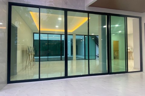 Villa in Pattaya, Thailand 5 bedrooms № 147088 - photo 4