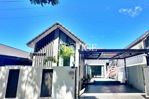 House in Pattaya, Thailand 3 bedrooms № 198381 - photo 17