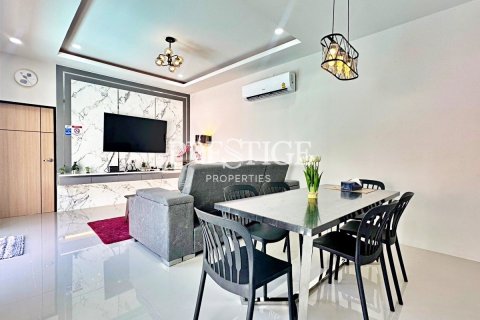 House in Pattaya, Thailand 3 bedrooms № 198381 - photo 4