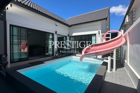 House in Pattaya, Thailand 3 bedrooms № 198381