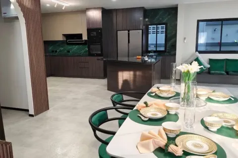Chalet de 5 dormitorios en Pattaya, Tailandia № 210635 - foto 15