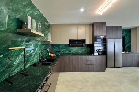 Chalet de 5 dormitorios en Pattaya, Tailandia № 210635 - foto 12