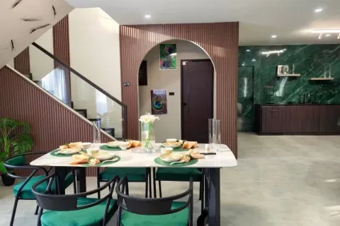Chalet de 5 dormitorios en Pattaya, Tailandia № 210635 - foto 4
