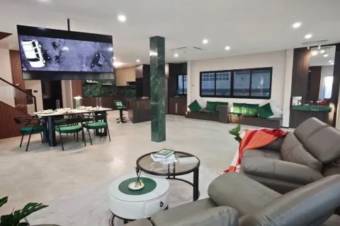 Chalet de 5 dormitorios en Pattaya, Tailandia № 210635 - foto 13