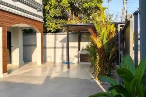 Chalet de 5 dormitorios en Pattaya, Tailandia № 210635 - foto 17