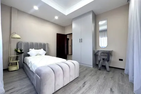Chalet de 5 dormitorios en Pattaya, Tailandia № 210635 - foto 10