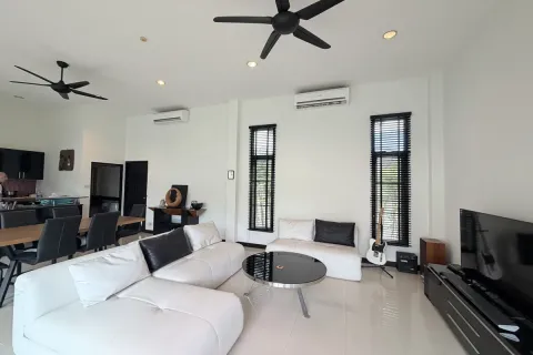 Villa in Pattaya, Thailand 2 bedrooms № 210631 - photo 12
