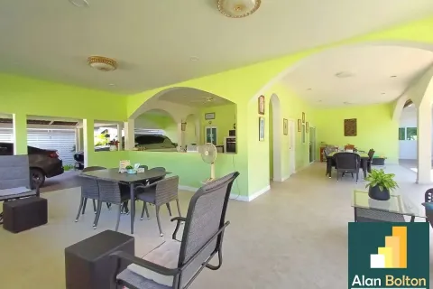 Casa de 3 dormitorios en Pattaya, Tailandia № 210636 - foto 9