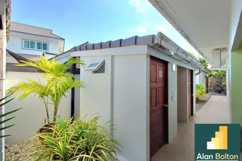 Casa de 3 dormitorios en Pattaya, Tailandia № 210636 - foto 17