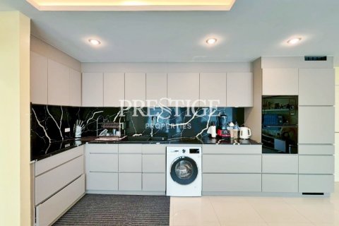 Condo in Pattaya, Thailand, 2 bedrooms № 197890 - photo 12
