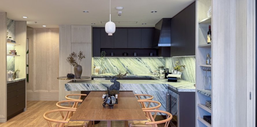 Condo in Bangkok, Thailand, 2 bedrooms  № 166655