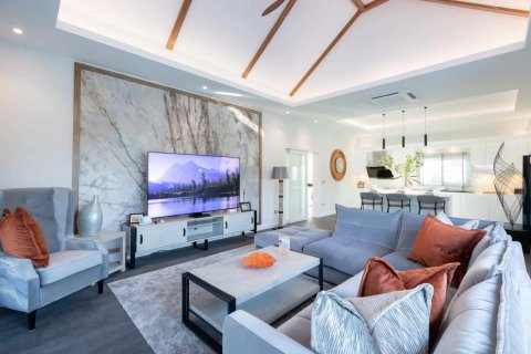 Villa in Hua Hin, Thailand 3 bedrooms № 165853 - photo 2