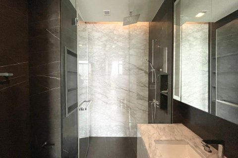 Condo à Watthana, Bangkok, Thaïlande, 2 chambres  № 162936 - photo 13