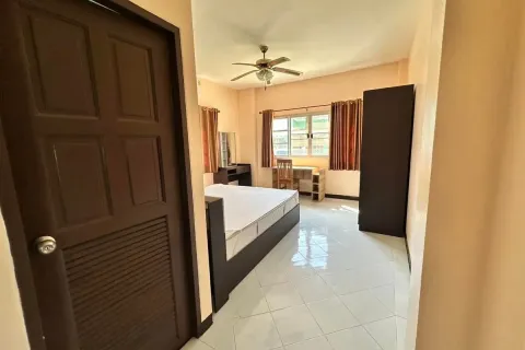 Casa de 3 dormitorios en Pattaya, Tailandia № 210959 - foto 11