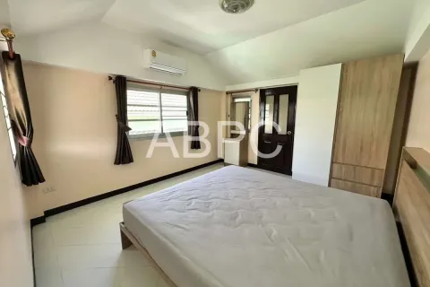 Casa de 3 dormitorios en Pattaya, Tailandia № 210959 - foto 7