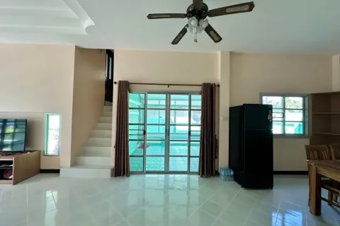 Casa de 3 dormitorios en Pattaya, Tailandia № 210959 - foto 15