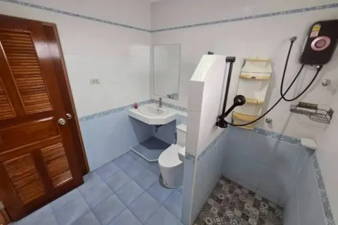 Casa de 4 dormitorios en Pattaya, Tailandia № 210962 - foto 12