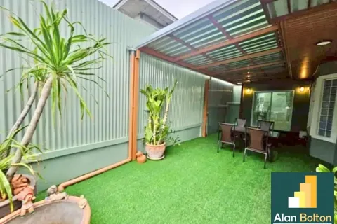 Casa de 4 dormitorios en Pattaya, Tailandia № 210962 - foto 3