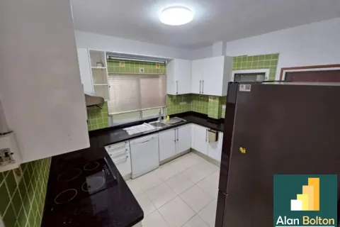 Casa de 4 dormitorios en Pattaya, Tailandia № 210962 - foto 4