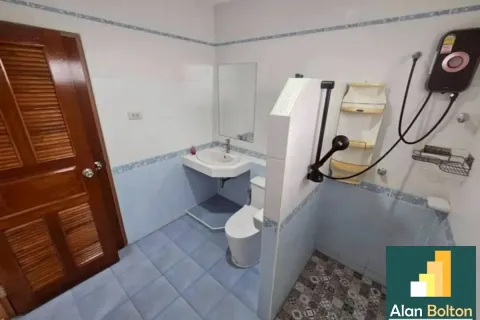 Casa de 4 dormitorios en Pattaya, Tailandia № 210962 - foto 6