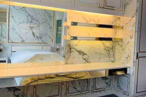 Condo in Bangkok, Thailand, 1 bedroom № 183547 - photo 4