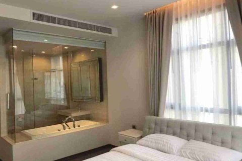 Condo in Bangkok, Thailand, 2 bedrooms № 184109 - photo 10