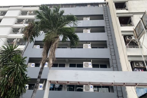 Appartement à Huai Khwang, Bangkok, Thaïlande 18 chambres № 154708 - photo 1