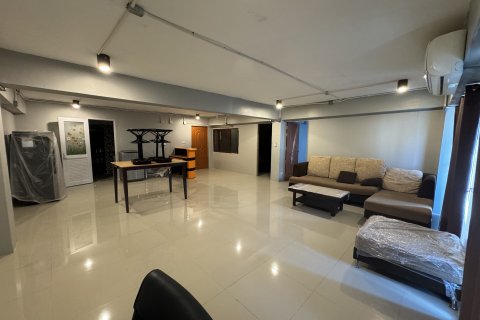 Appartement à Huai Khwang, Bangkok, Thaïlande 18 chambres № 154708 - photo 5