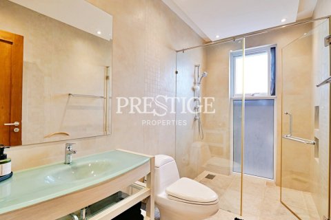 House in Pattaya, Thailand 5 bedrooms № 198433 - photo 18
