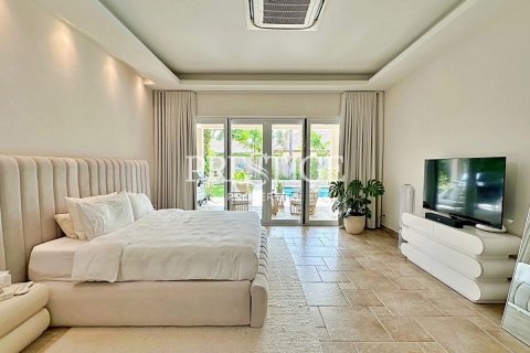 House in Pattaya, Thailand 5 bedrooms № 198433 - photo 9