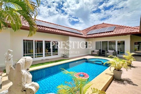 House in Pattaya, Thailand 3 bedrooms № 198437