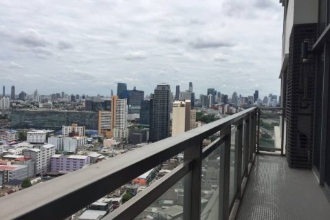 Condo in Watthana, Bangkok, Thailand, 3 bedrooms  № 134077 - photo 8