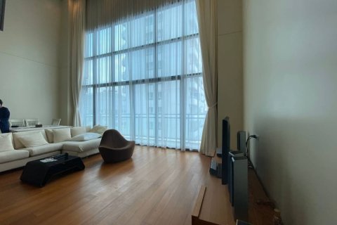 Condo in Watthana, Bangkok, Thailand, 3 bedrooms  № 134077 - photo 2