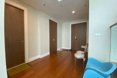 Condo in Watthana, Bangkok, Thailand, 3 bedrooms  № 134077 - photo 7