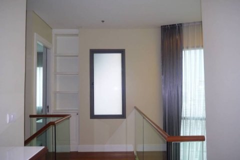 Condo in Watthana, Bangkok, Thailand, 3 bedrooms  № 134076 - photo 7