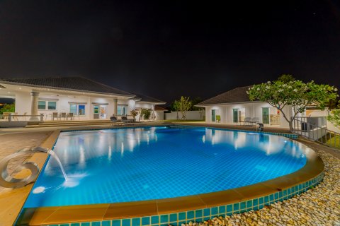 Villa à Phuket, Thaïlande 10 chambres № 139591 - photo 1