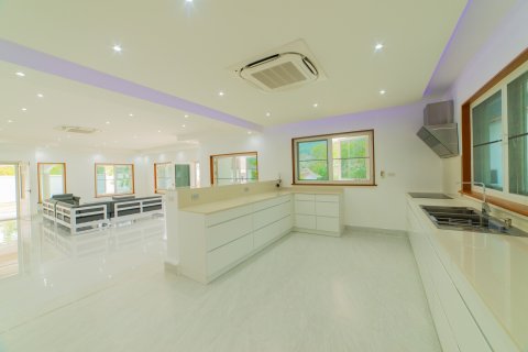 Villa à Phuket, Thaïlande 10 chambres № 139591 - photo 9