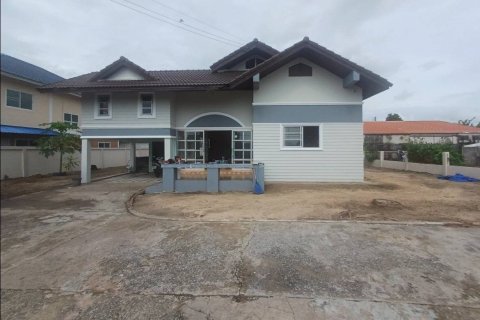 House in Pattaya, Thailand 3 bedrooms № 145780 - photo 2