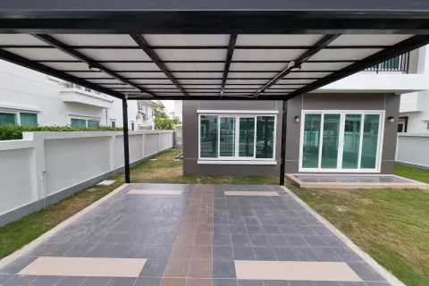 House in Udon Thani, Thailand 4 bedrooms № 145784 - photo 2