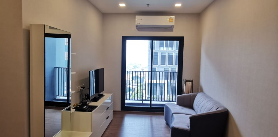 Condo in Bang Kapi, Bangkok, Thailand, 2 bedrooms № 156498