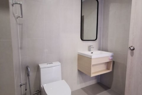Condo in Bang Kapi, Bangkok, Thailand, 2 bedrooms № 156498 - photo 9