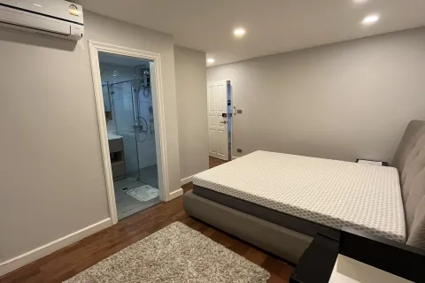 Condo in Watthana, Bangkok, Thailand, 2 bedrooms  № 156500 - photo 18