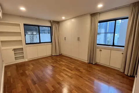Condo in Watthana, Bangkok, Thailand, 2 bedrooms  № 156500 - photo 16