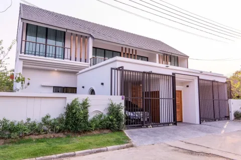 House in Chiang Mai, Thailand 3 bedrooms № 156499 - photo 2