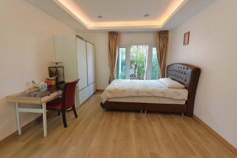 House in Bang Kapi, Bangkok, Thailand 6 bedrooms № 156496 - photo 23