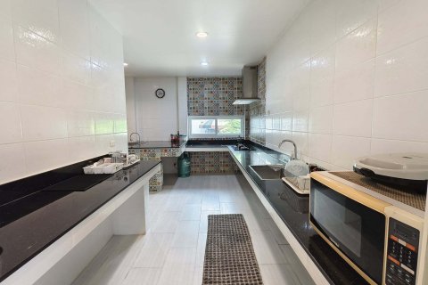 House in Bang Kapi, Bangkok, Thailand 6 bedrooms № 156496 - photo 21