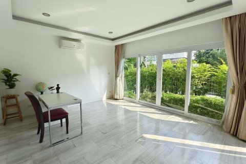 House in Bang Kapi, Bangkok, Thailand 6 bedrooms № 156496 - photo 13