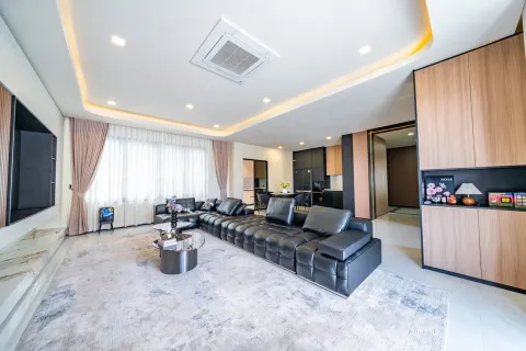 House in Pattaya, Thailand 5 bedrooms № 156497 - photo 14